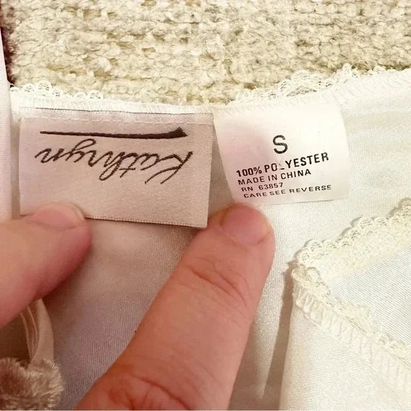 Vintage 90’s White lace cami top with floral design size small - Picture 11 of 14